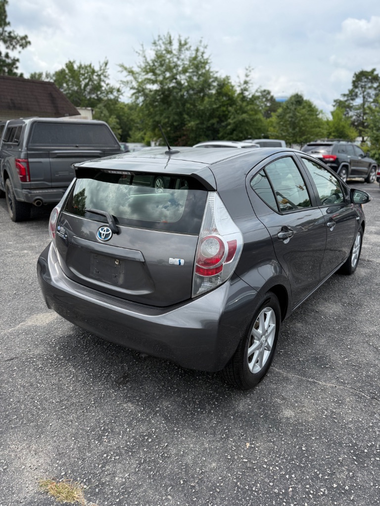 2013 Toyota Prius - $7,450