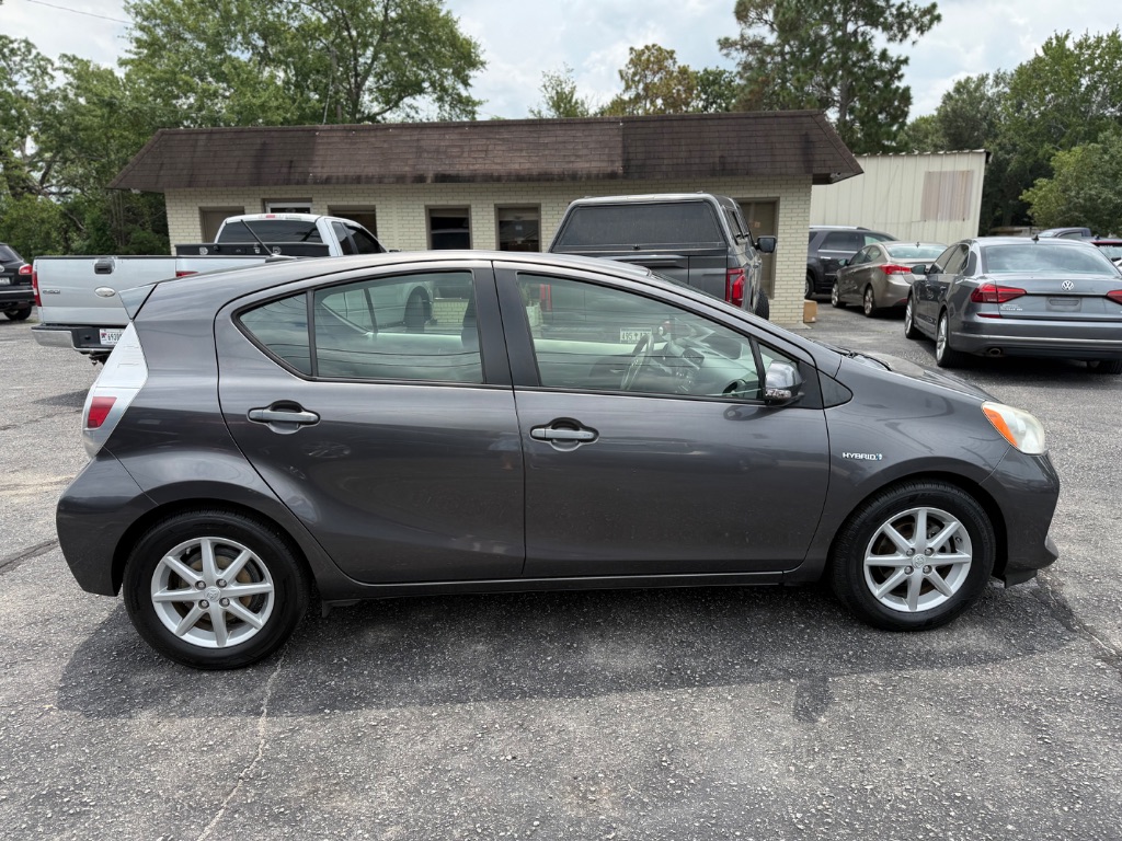2013 Toyota Prius - $7,450
