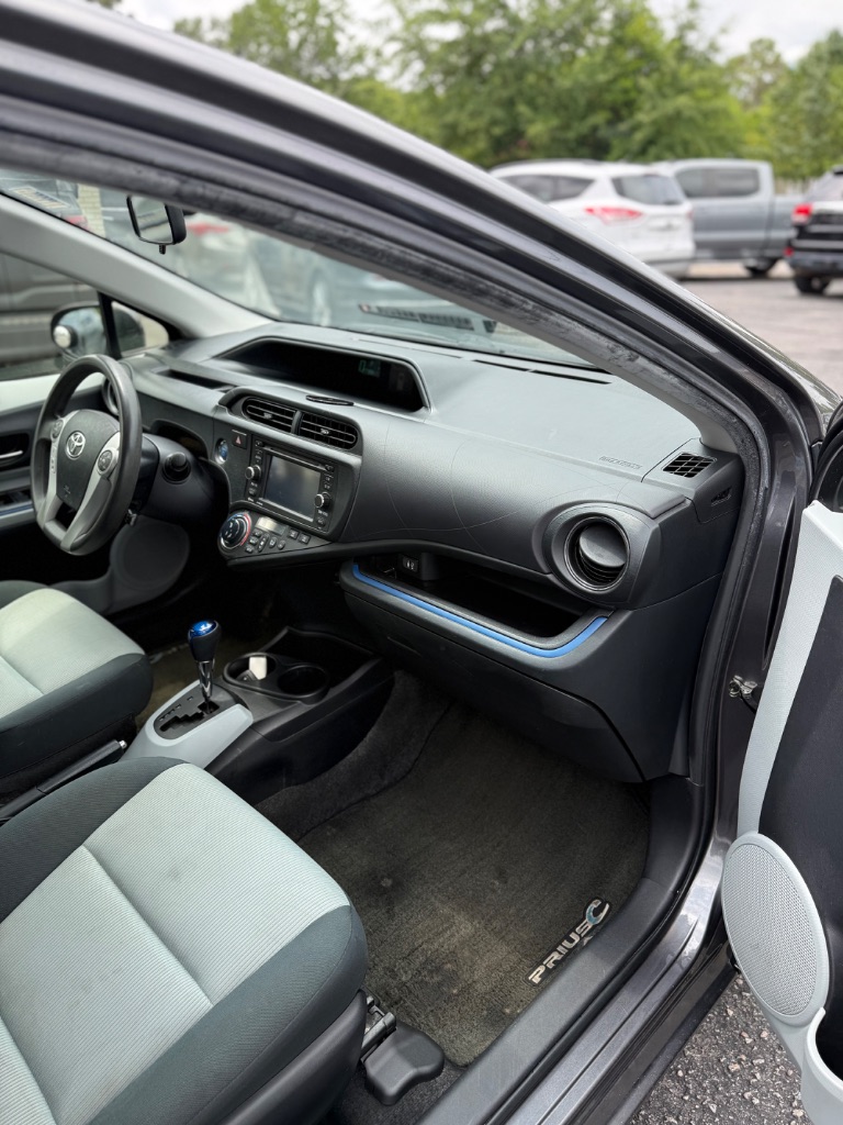 2013 Toyota Prius - $7,450