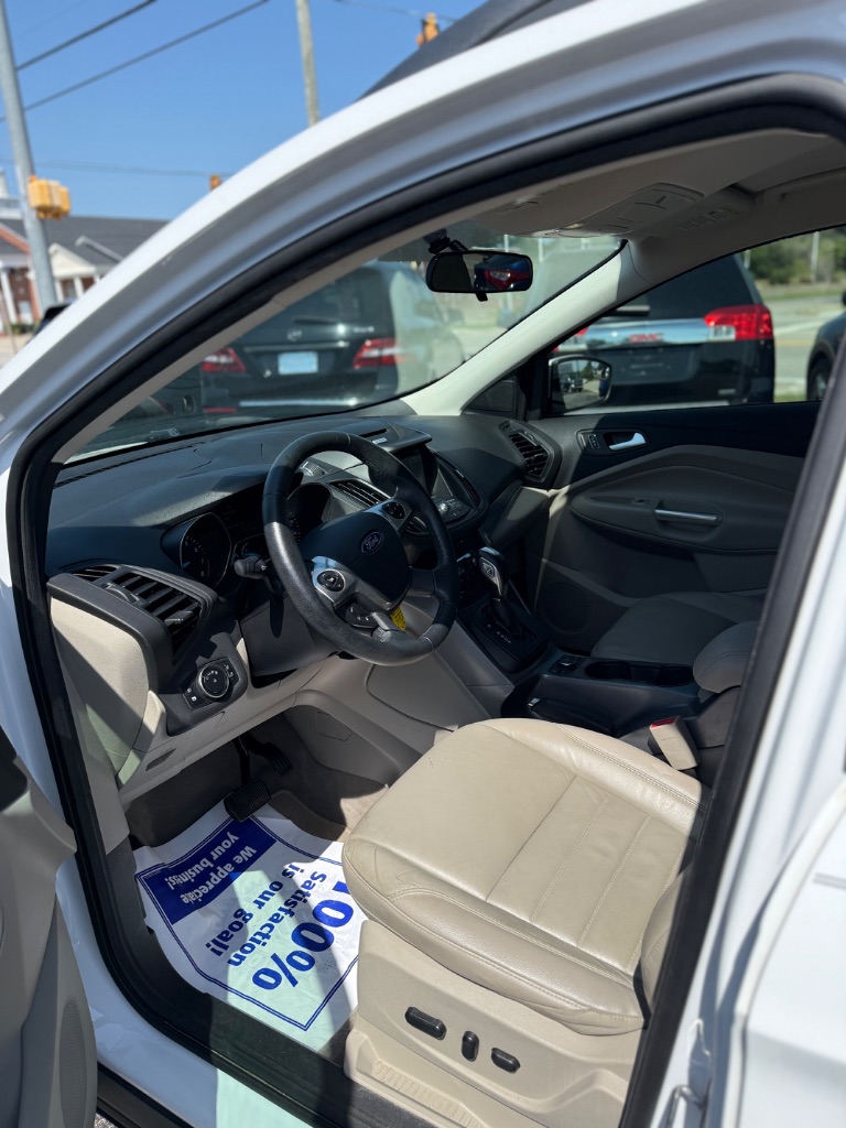 2016 Ford Escape - $7,995