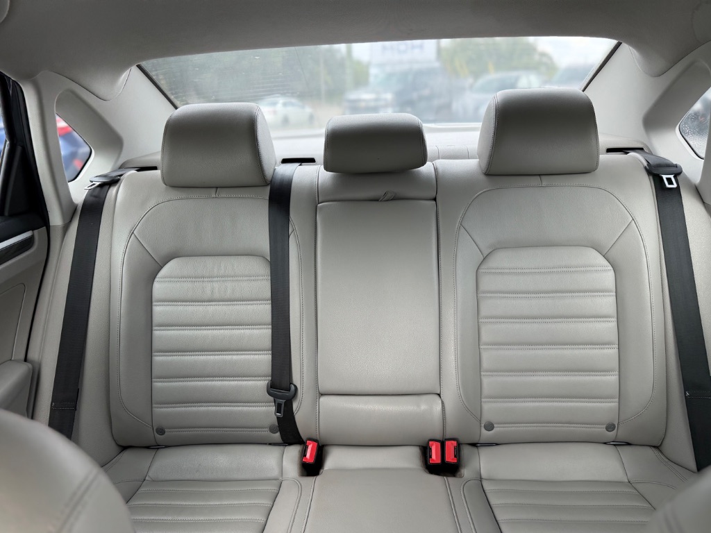 2017 Volkswagen Passat - $8,950