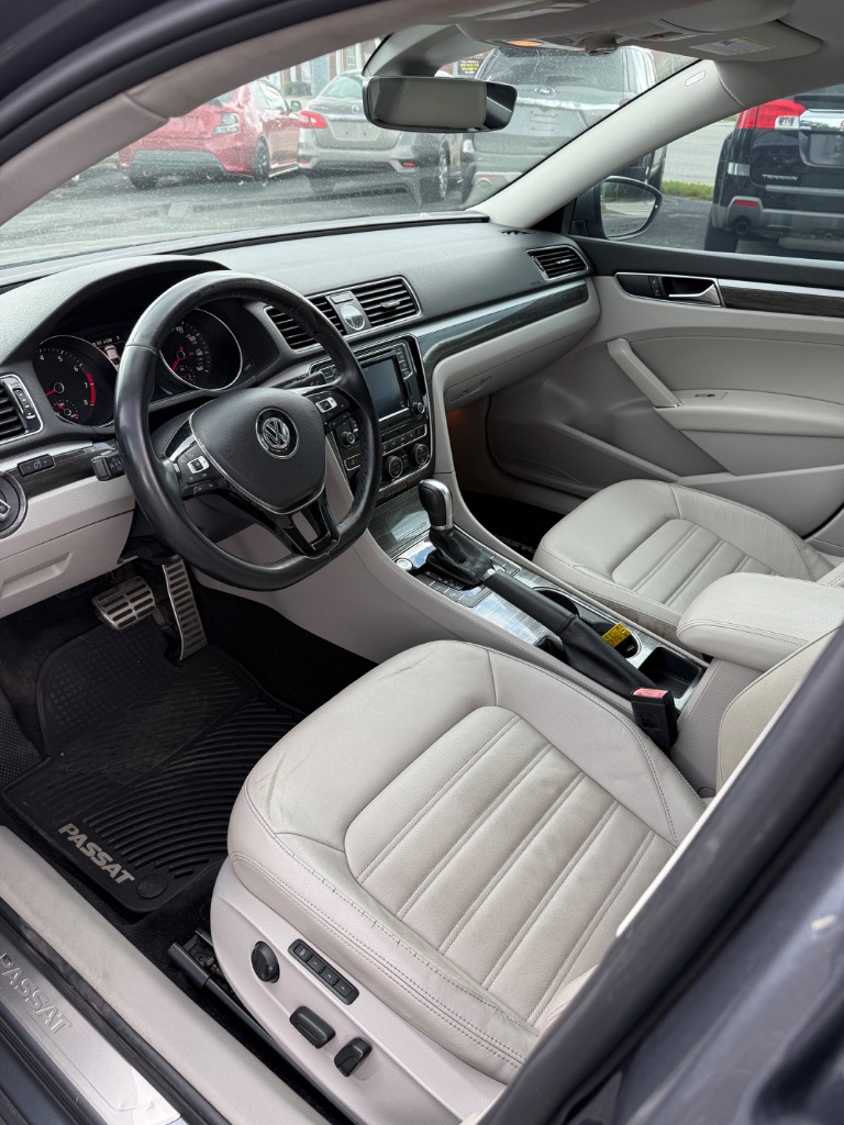 2017 Volkswagen Passat - $8,950