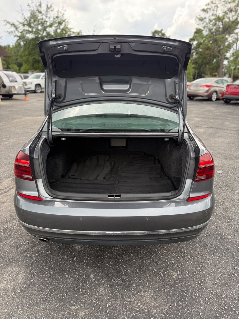 2017 Volkswagen Passat - $8,950