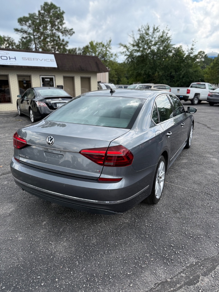 2017 Volkswagen Passat - $8,950