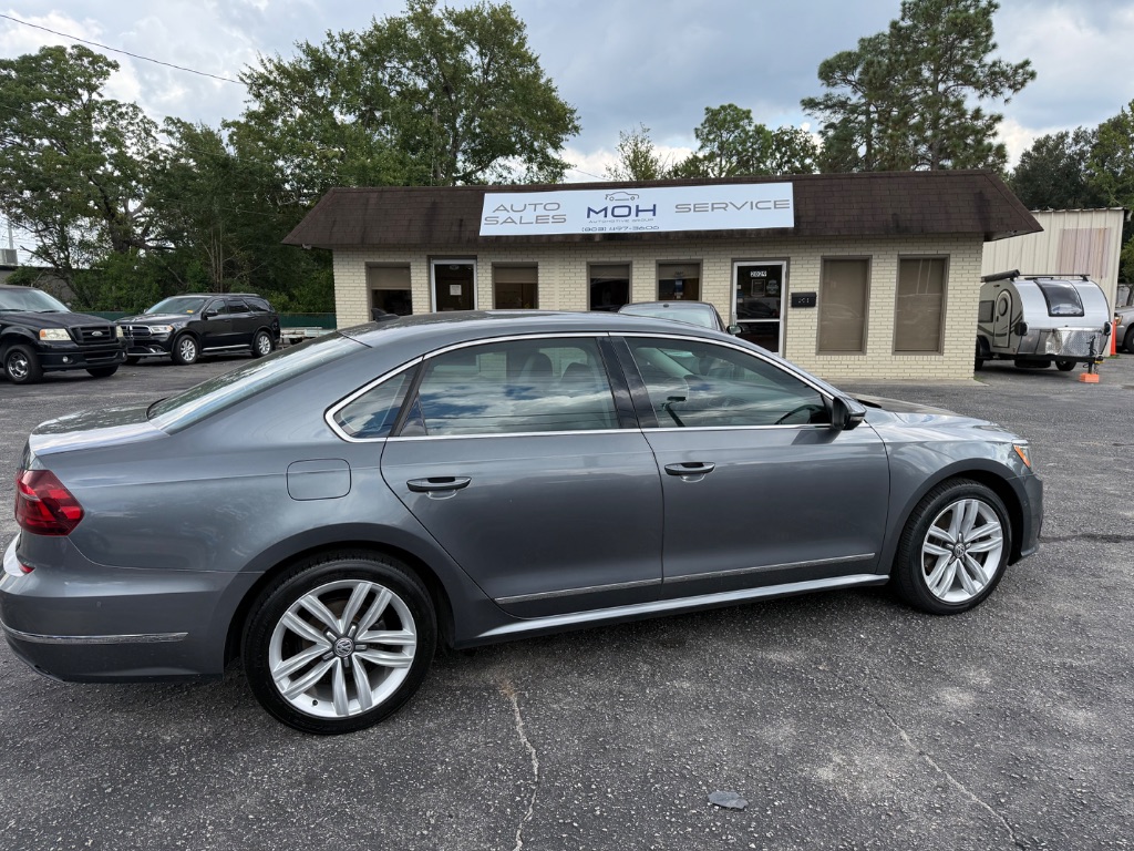 2017 Volkswagen Passat - $8,950