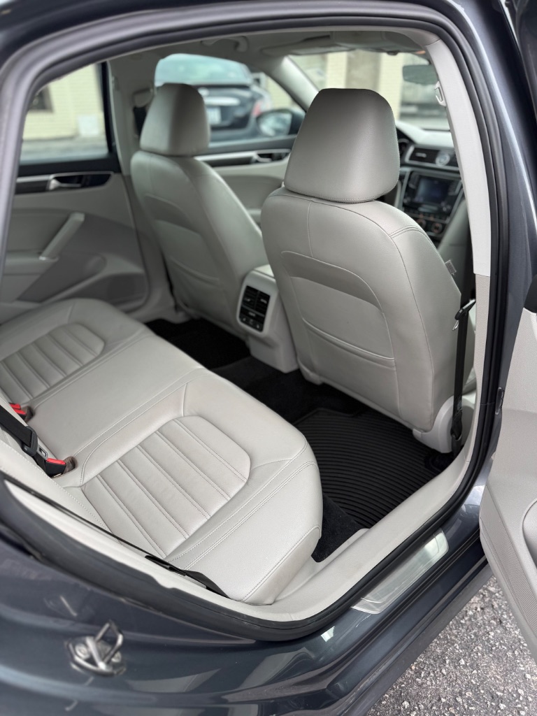 2017 Volkswagen Passat - $8,950