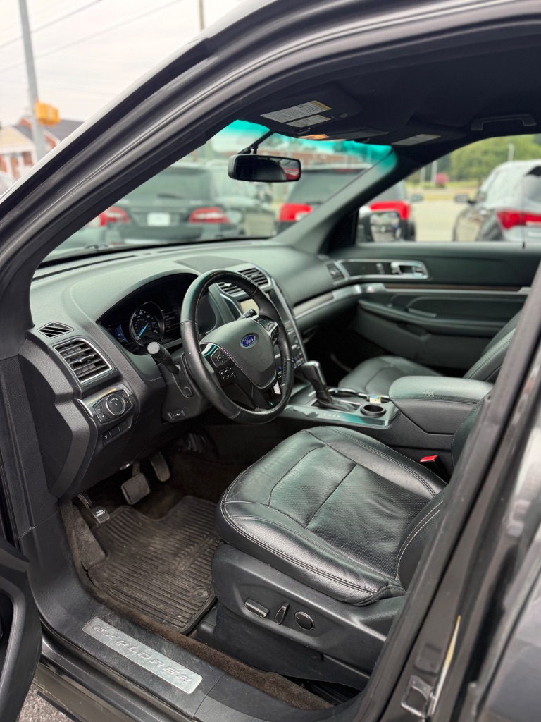 2016 Ford Explorer - $10,900