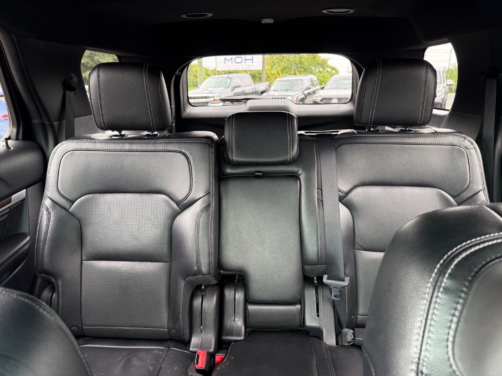2016 Ford Explorer - $10,900