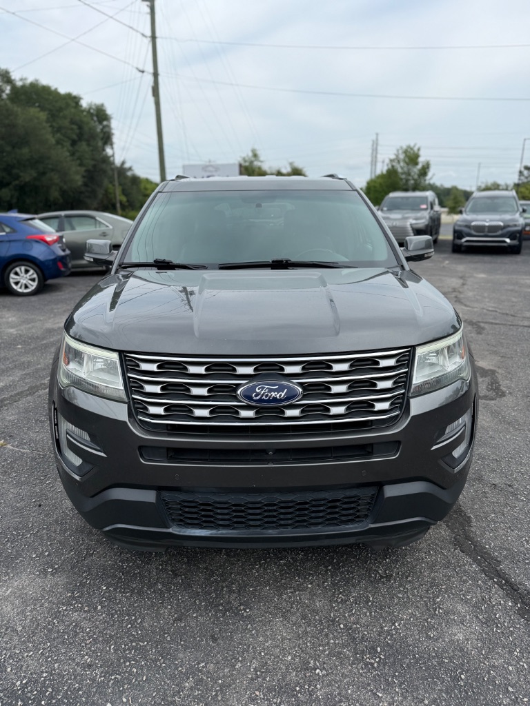 2016 Ford Explorer - $10,900
