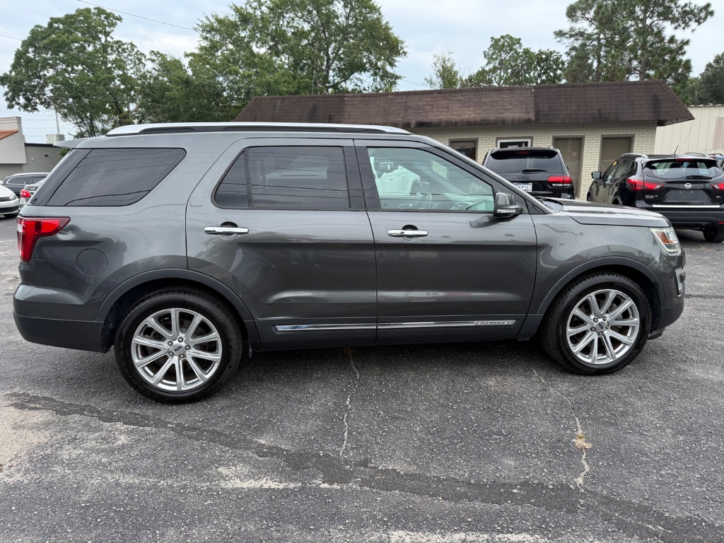 2016 Ford Explorer - $10,900