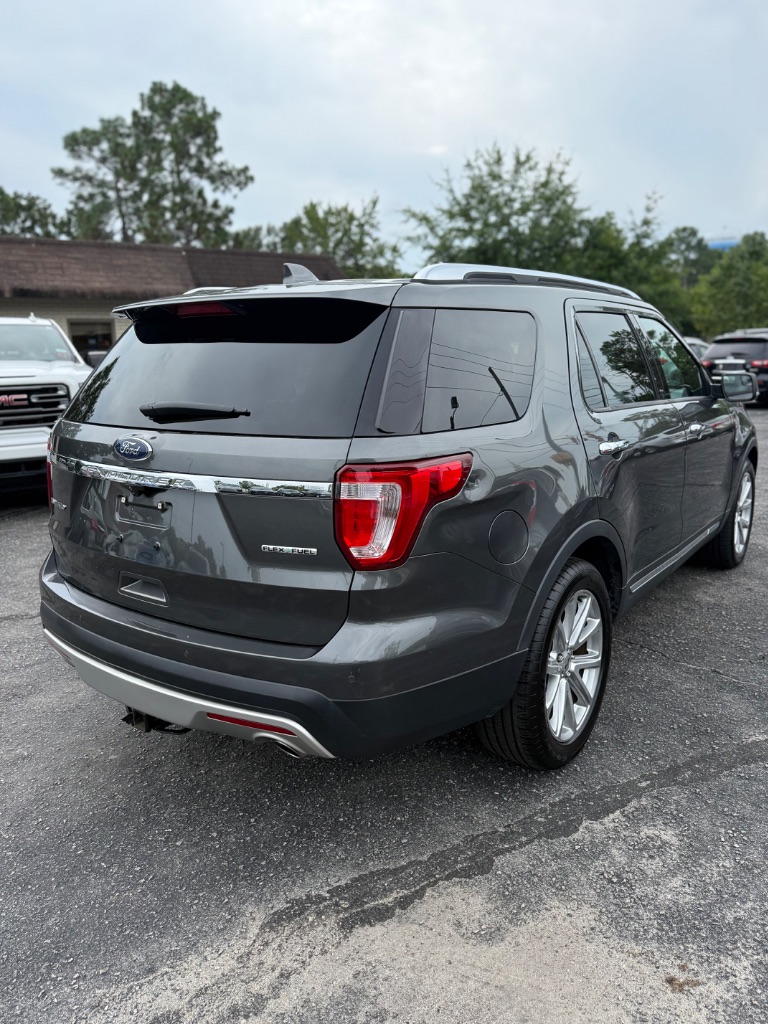 2016 Ford Explorer - $10,900