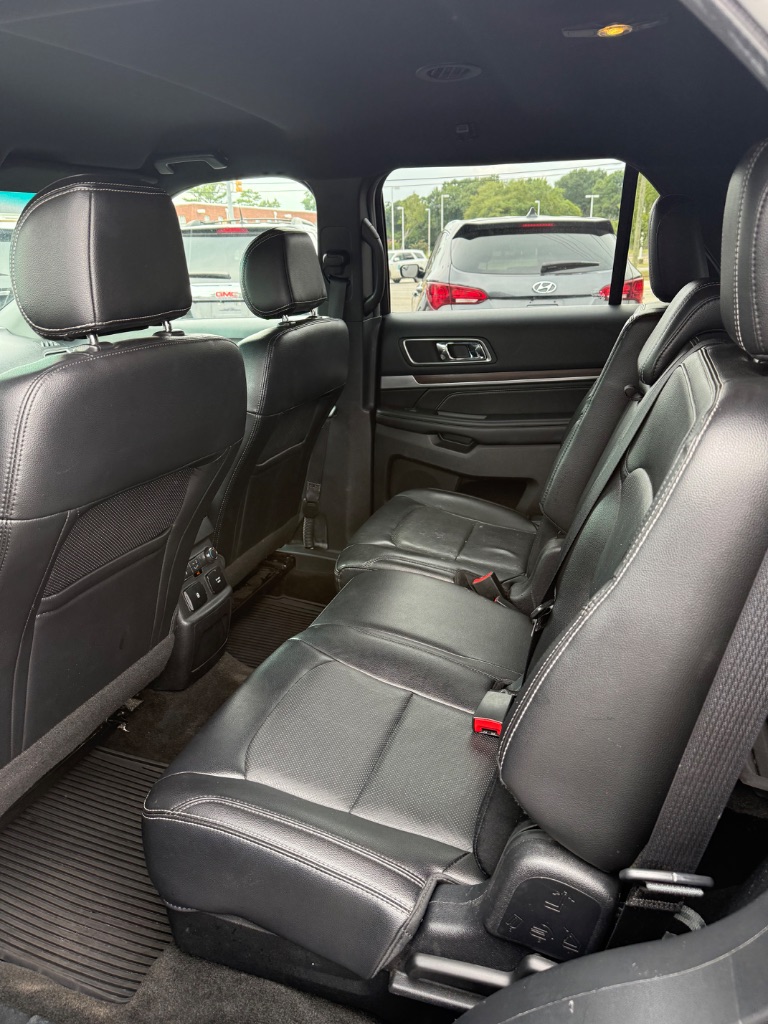 2016 Ford Explorer - $10,900