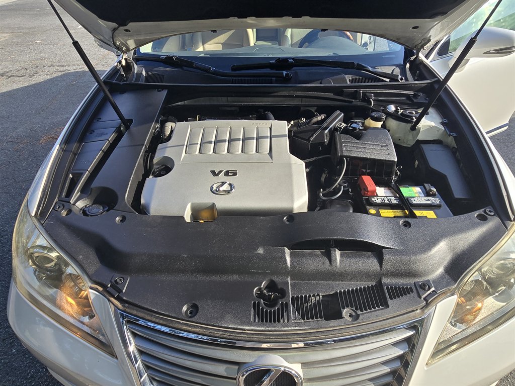 2010 Lexus ES - $7,700