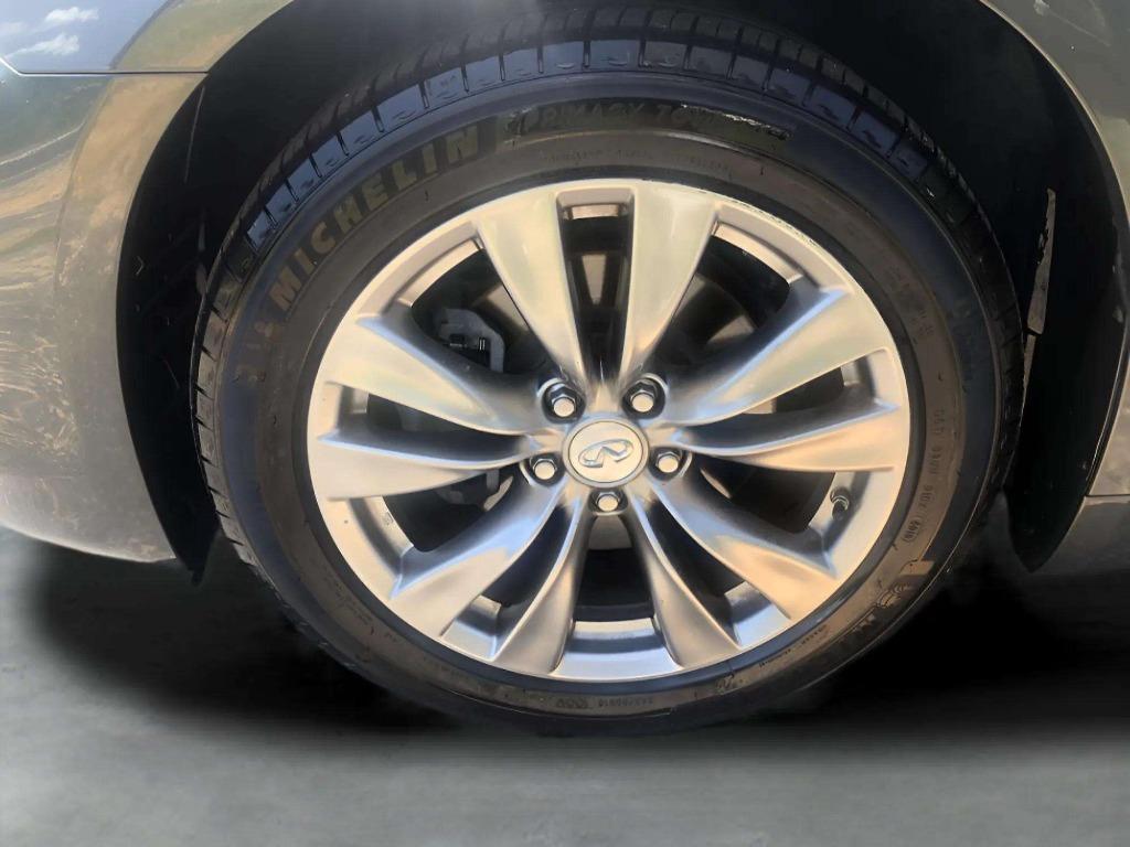 2013 INFINITI M - $14,995