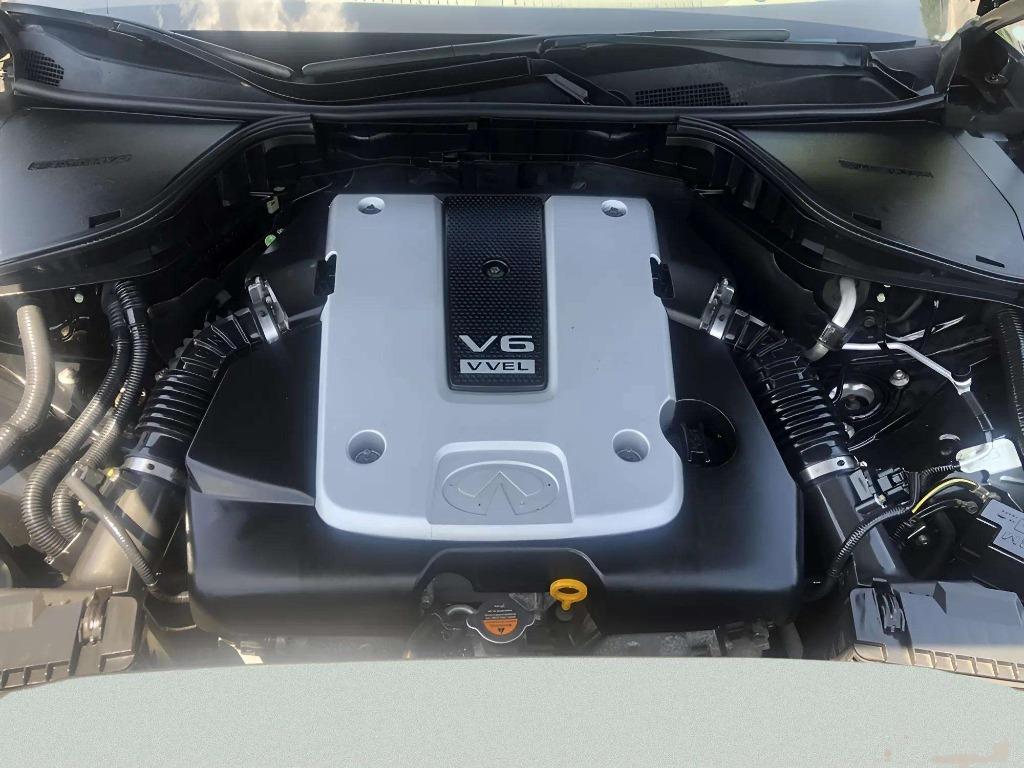 2013 INFINITI M - $14,995