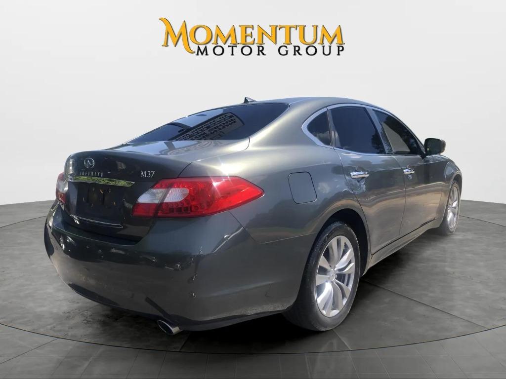 2013 INFINITI M - $14,995