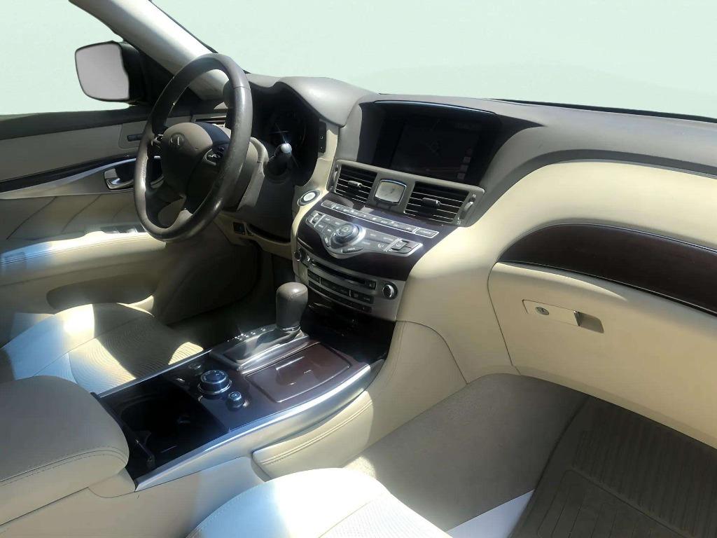 2013 INFINITI M - $14,995