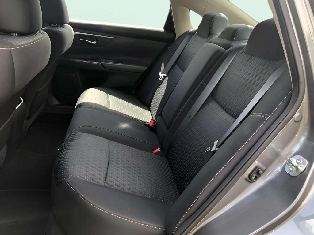 2016 Nissan Altima - $9,995