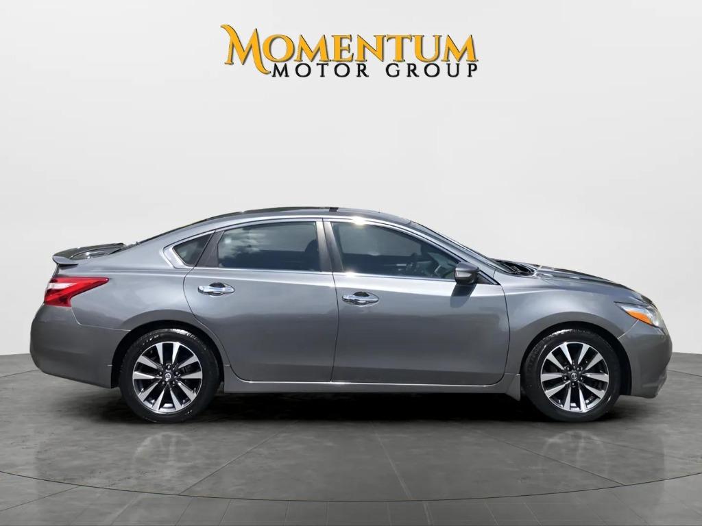 2016 Nissan Altima - $9,995
