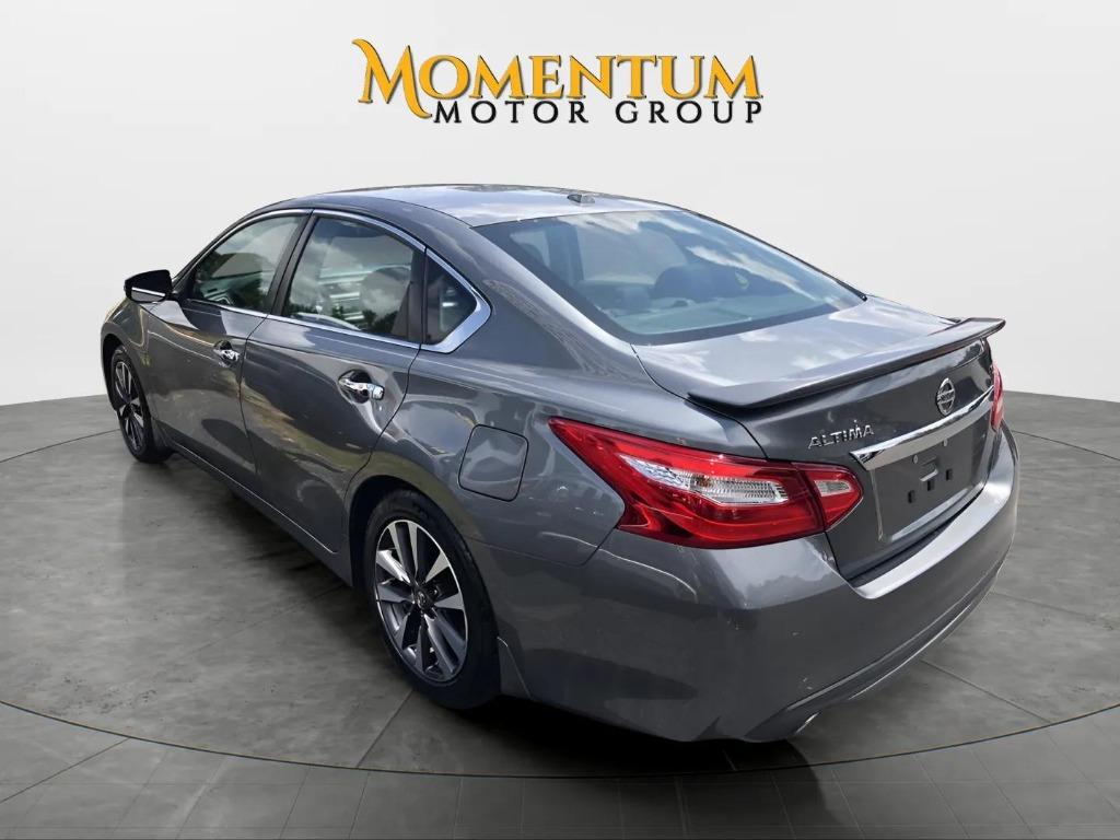 2016 Nissan Altima - $9,995