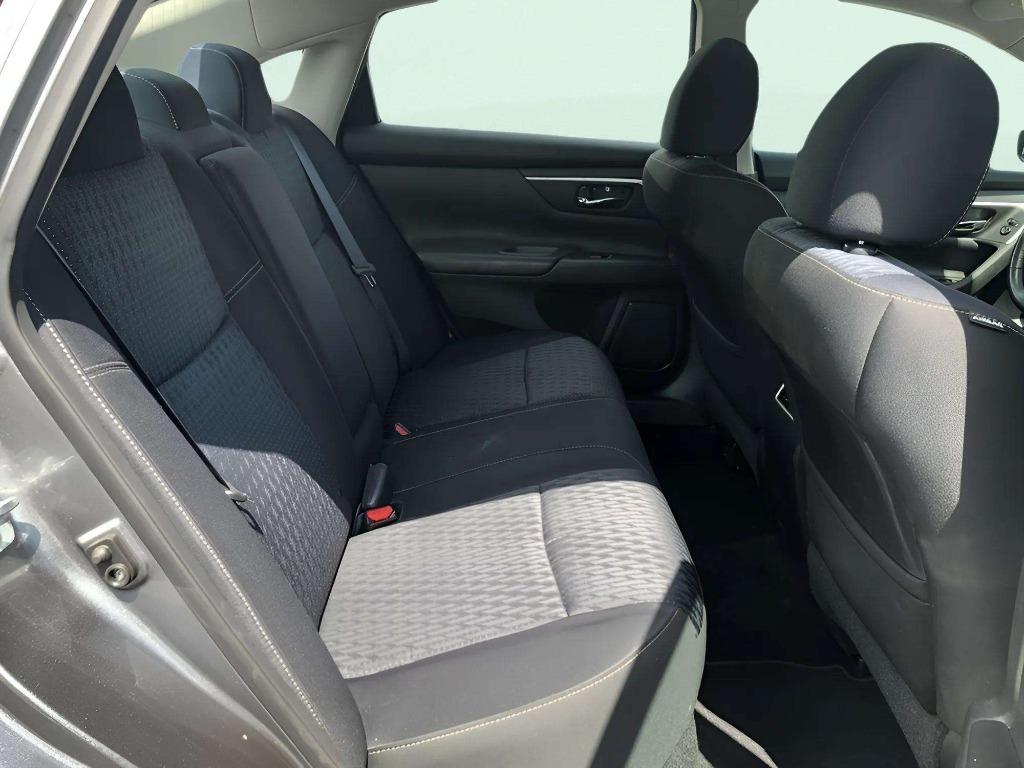 2016 Nissan Altima - $9,995