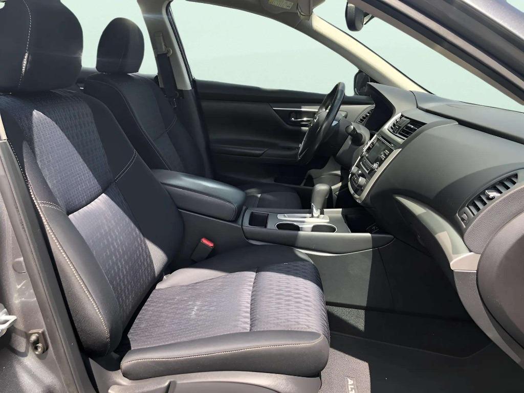 2016 Nissan Altima - $9,995