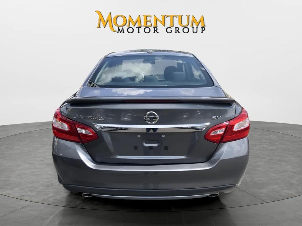 2016 Nissan Altima - $9,995