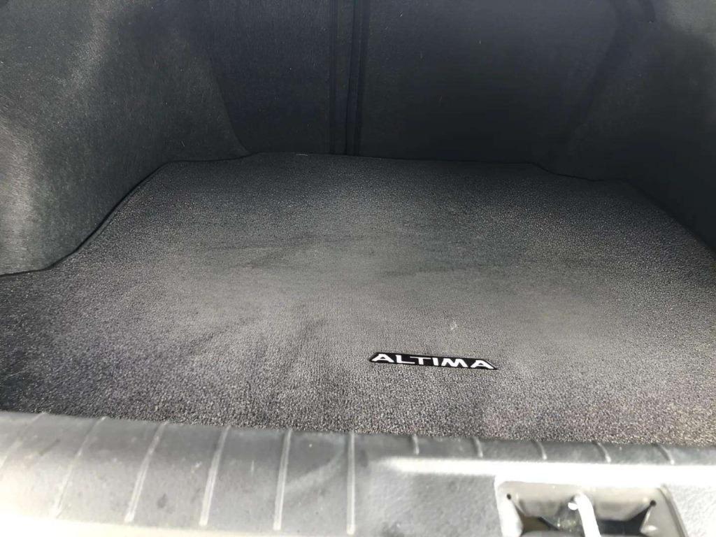 2016 Nissan Altima - $9,995