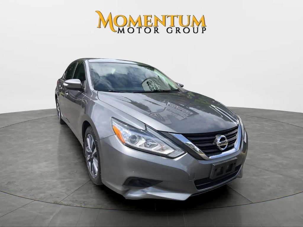 2016 Nissan Altima - $9,995