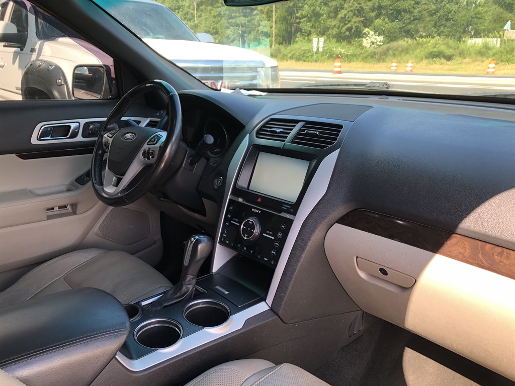 2012 Ford Explorer Limited photo