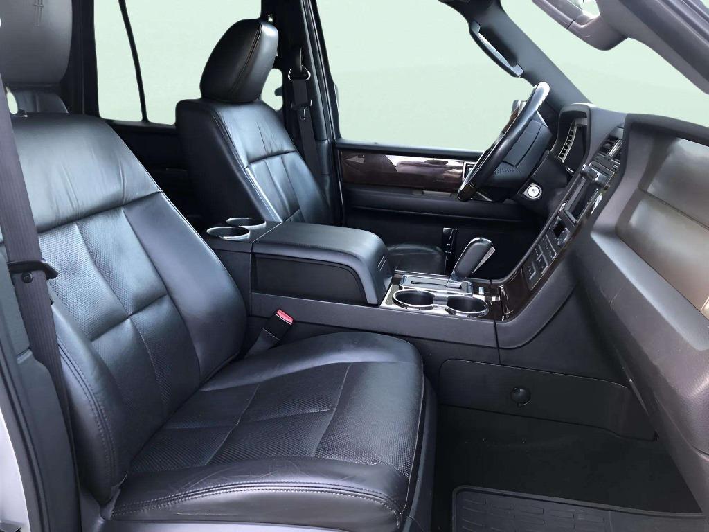 2014 Lincoln Navigator - $19,995