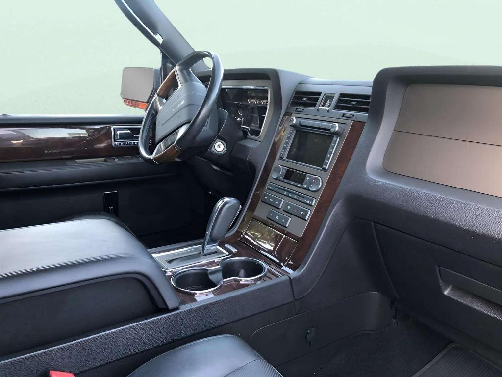 2014 Lincoln Navigator - $19,995