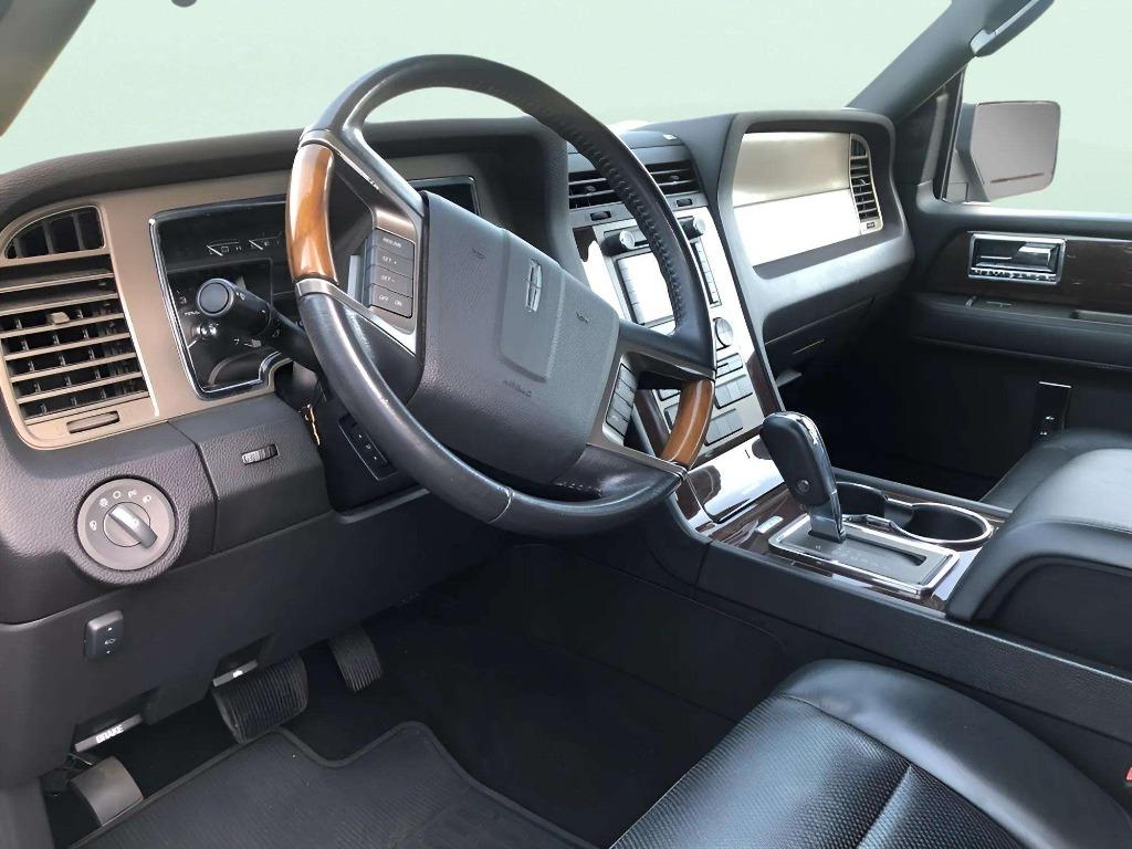 2014 Lincoln Navigator - $19,995