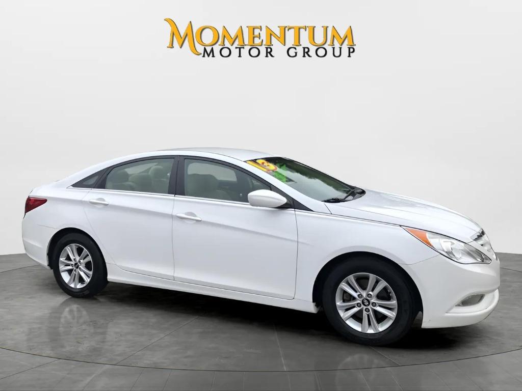 2013 Hyundai Sonata - $11,995