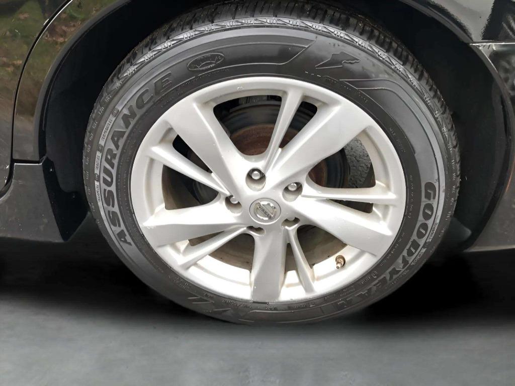 2014 Nissan Altima - $9,995
