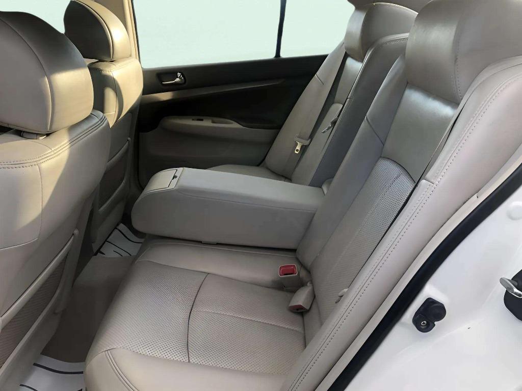2011 INFINITI G - $11,995