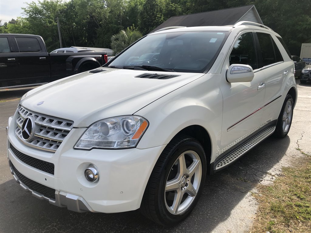 2009 Mercedes-Benz M-Class ML550 photo
