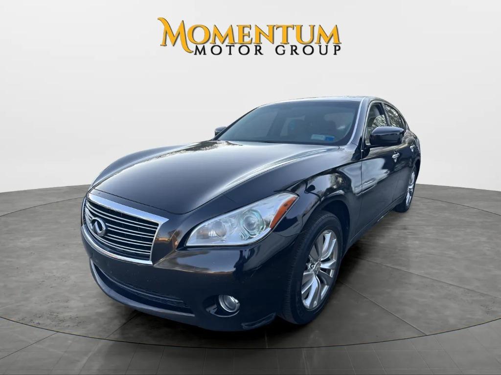 2012 INFINITI M - $17,995