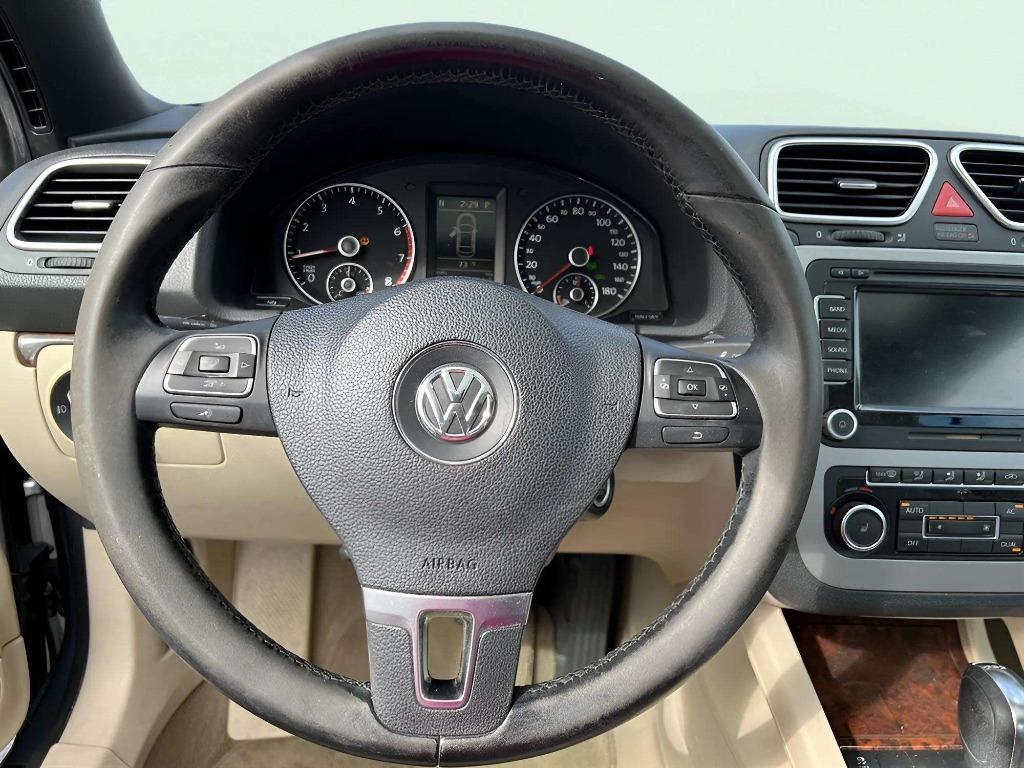 2012 Volkswagen Eos - $11,995