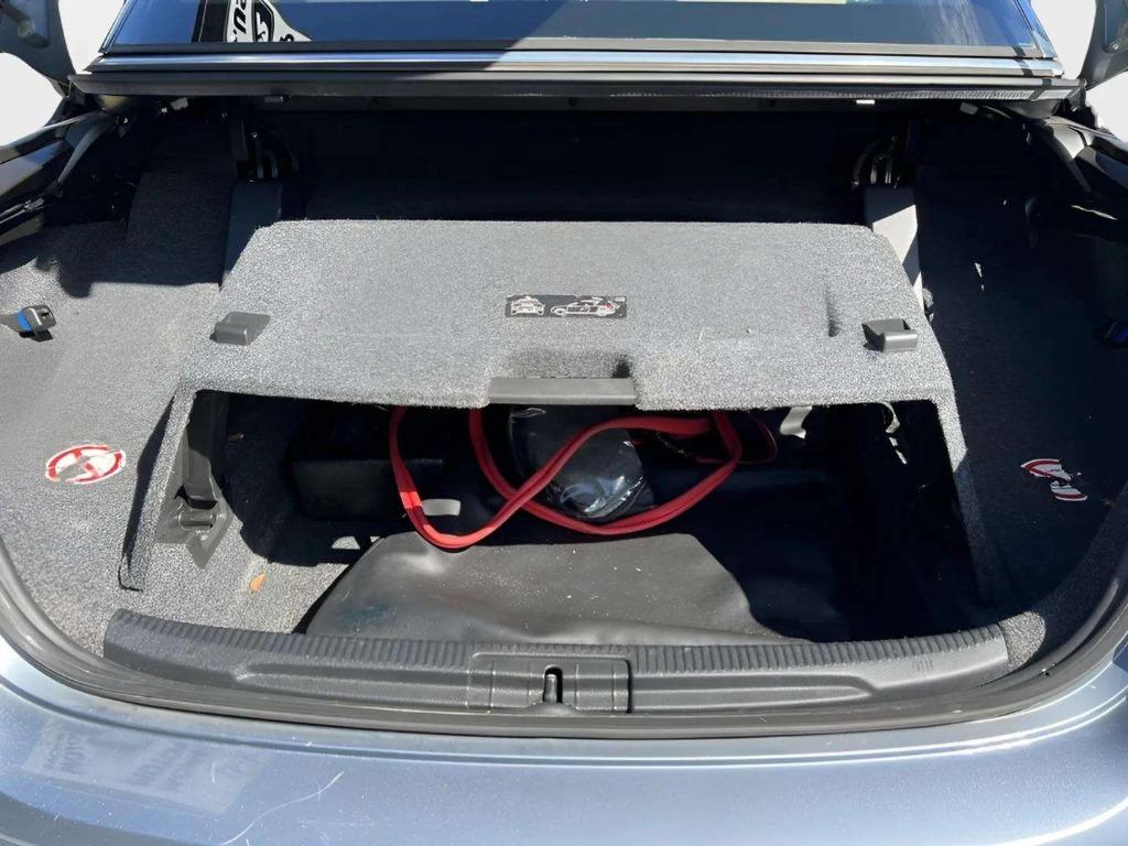 2012 Volkswagen Eos - $11,995