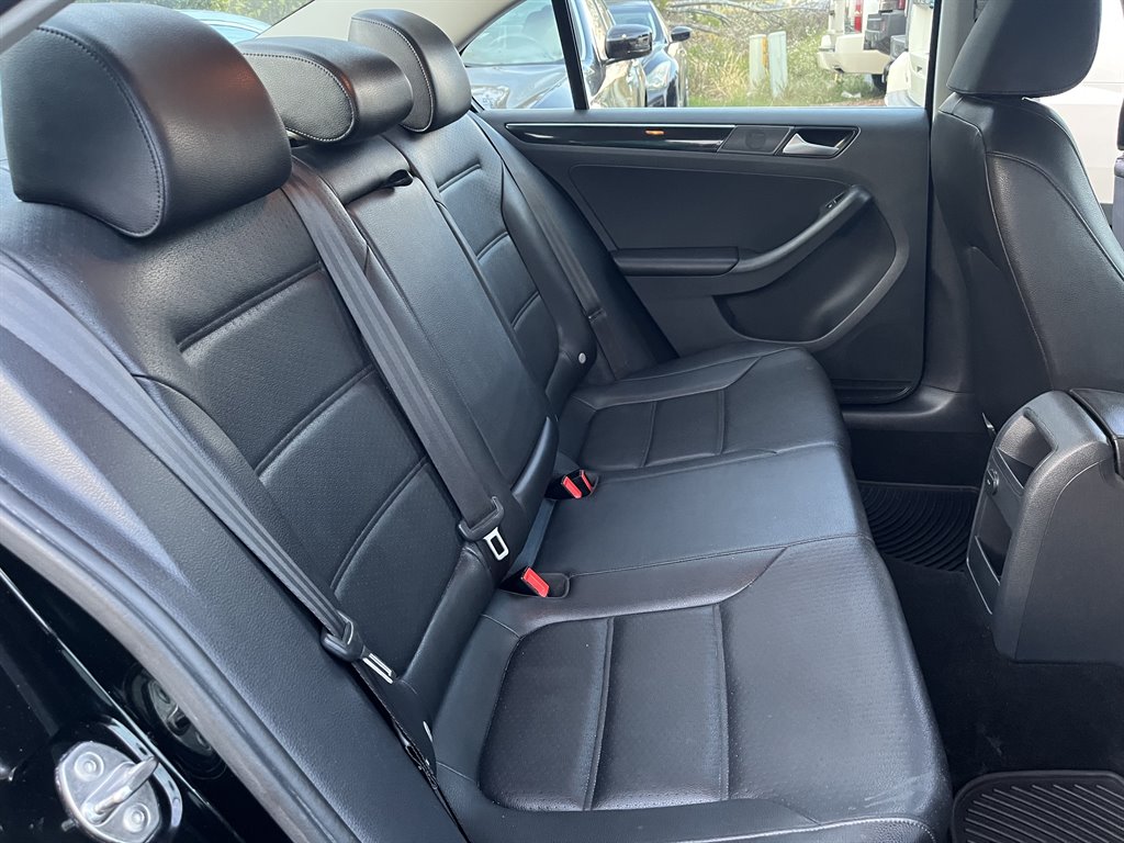 2016 Volkswagen Jetta SEL photo
