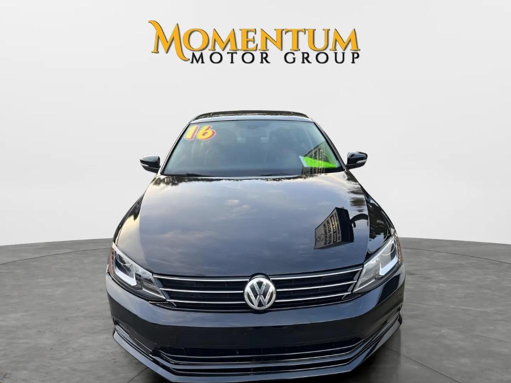 2016 Volkswagen Jetta - $10,995