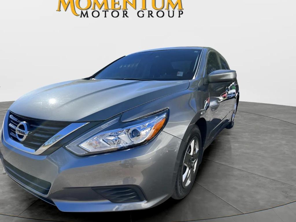 2018 Nissan Altima - $16,995