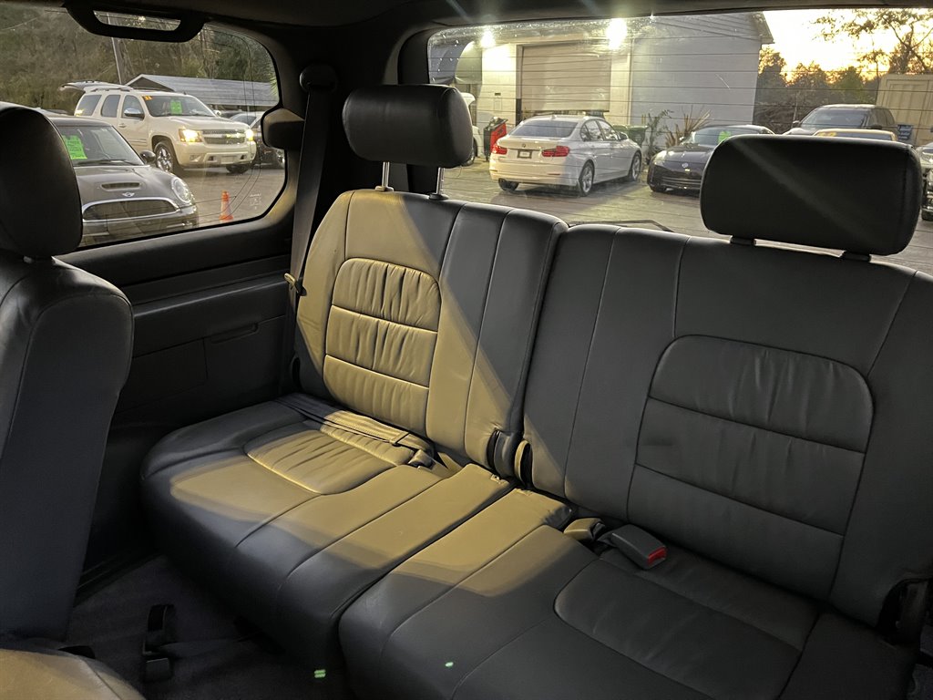 2001 Lexus LX 470 photo