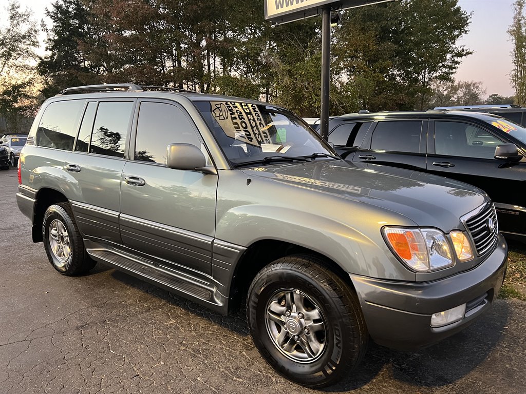 2001 Lexus LX 470 photo