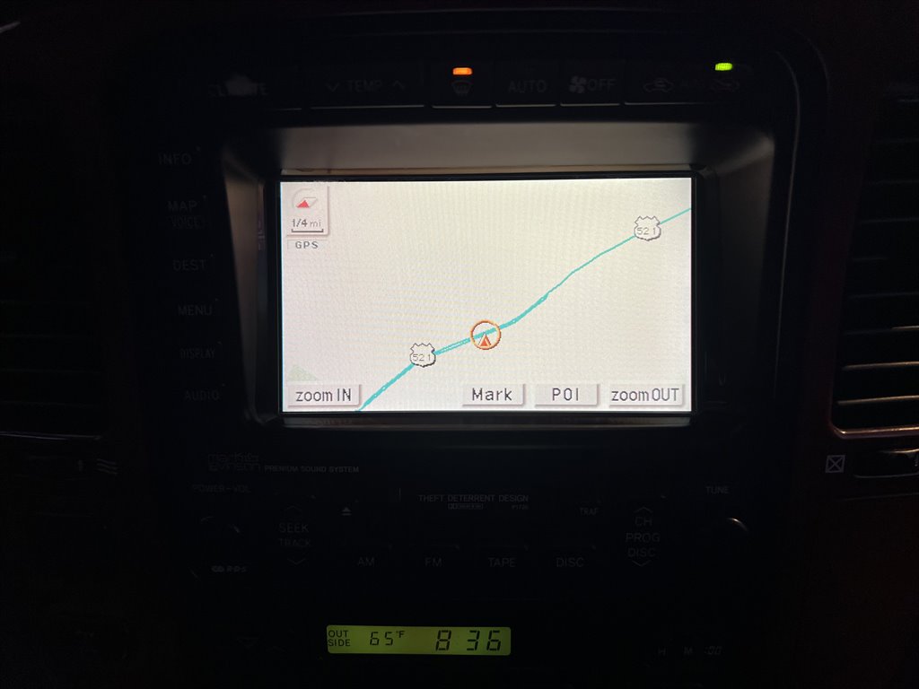 2001 Lexus LX 470 photo