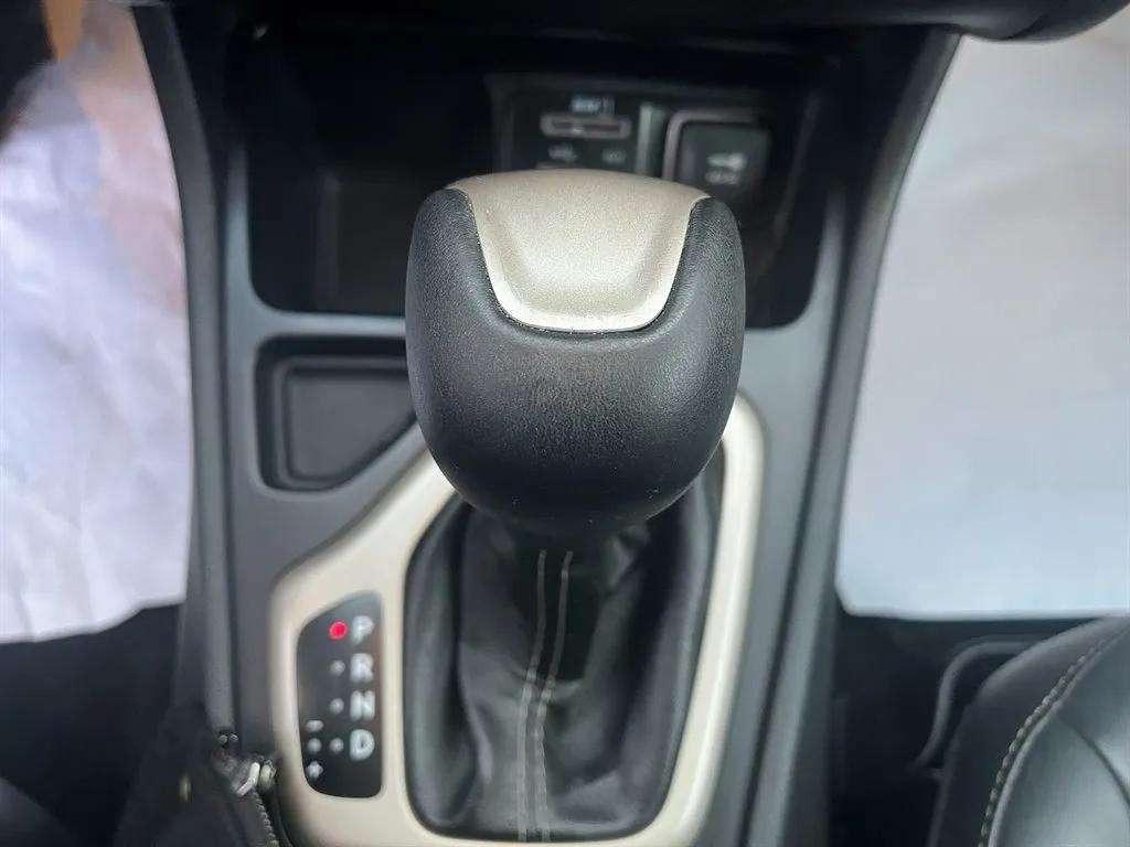2016 Jeep Cherokee - $16,995