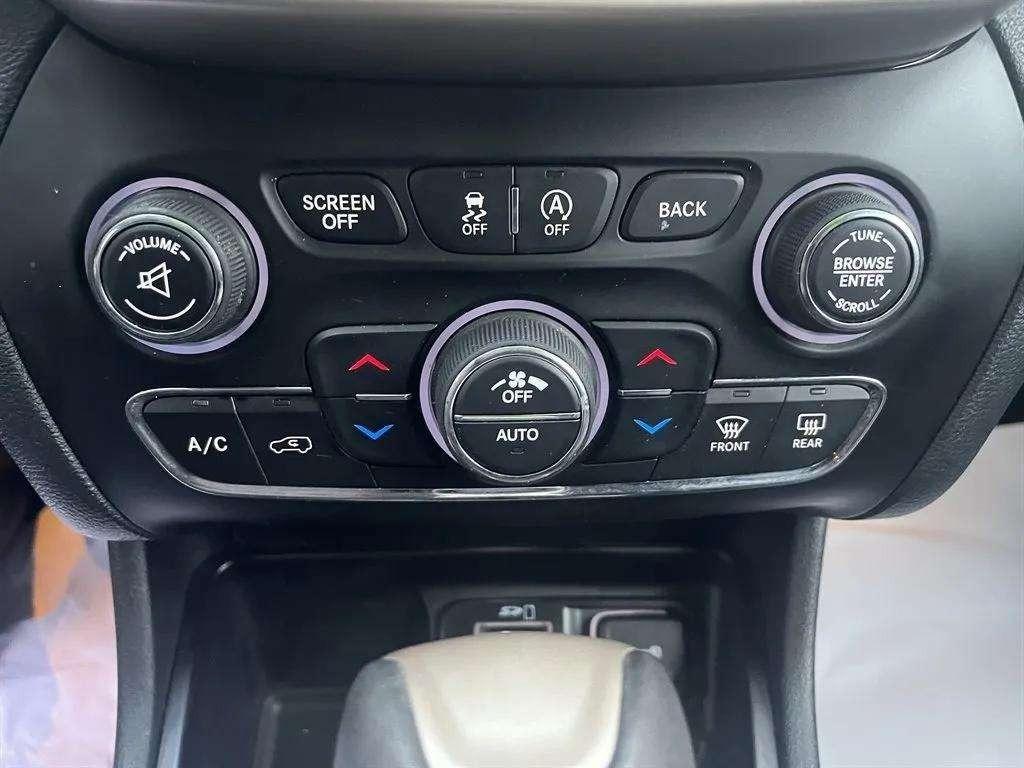 2016 Jeep Cherokee - $16,995
