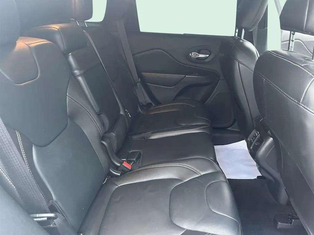 2016 Jeep Cherokee - $16,995