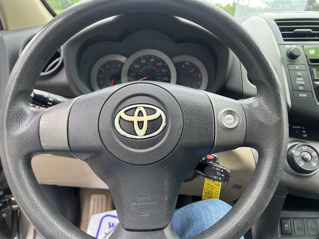 2011 Toyota RAV4 photo